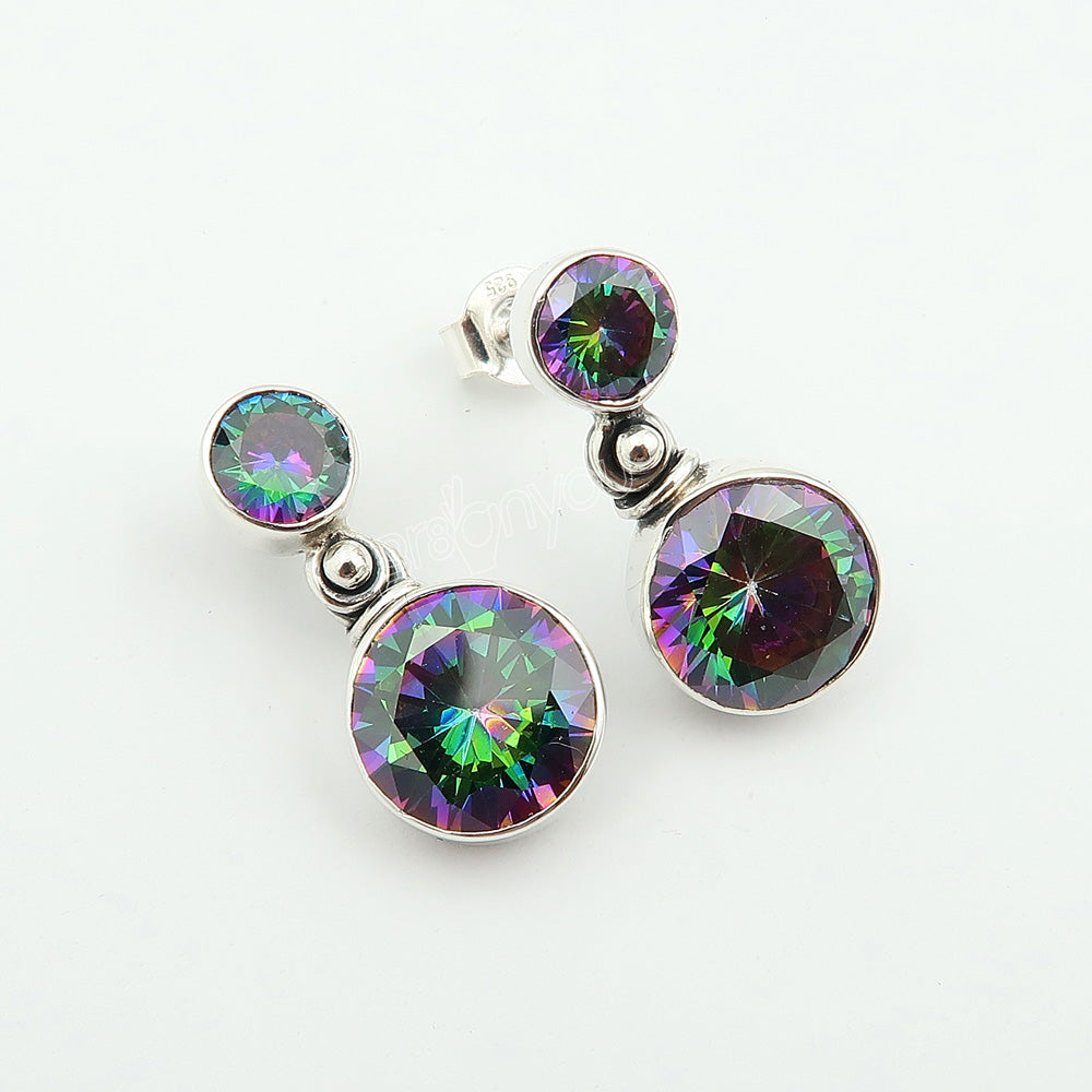 Reines Silber Ohrstecker mit Ethisch Gewonnenem Mystic Topas | Modisch Anspruchsvolles Design