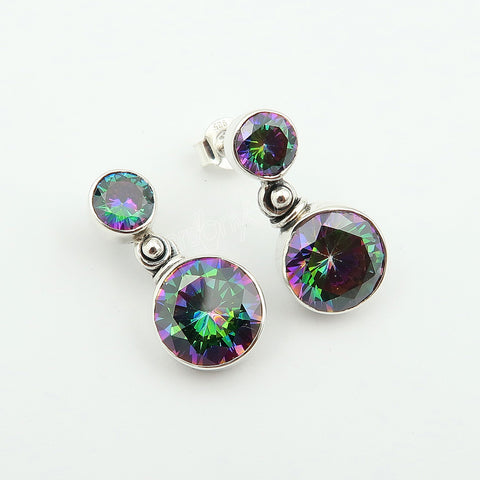 Reines Silber Ohrstecker mit Ethisch Gewonnenem Mystic Topas | Modisch Anspruchsvolles Design