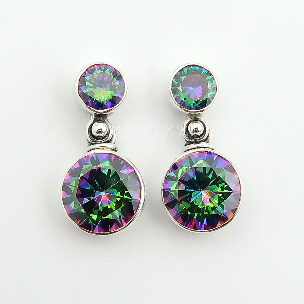 Reines Silber Ohrstecker mit Ethisch Gewonnenem Mystic Topas | Modisch Anspruchsvolles Design
