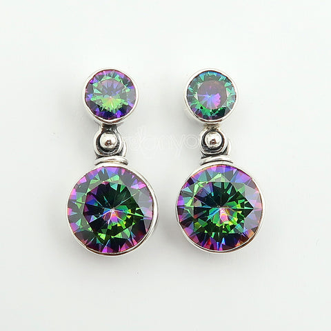 Reines Silber Ohrstecker mit Ethisch Gewonnenem Mystic Topas | Modisch Anspruchsvolles Design